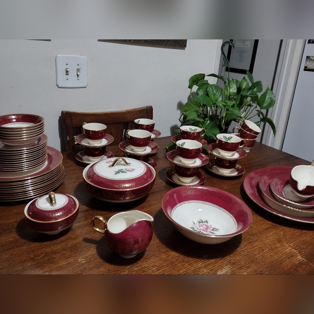 Homer Laughlin Lady Stratford Antique Dishware 68pc in great condition